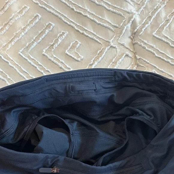 Lululemon Speed Up Mid Rise Lined Shorts 4” in True Navy - Picture 7 of 7